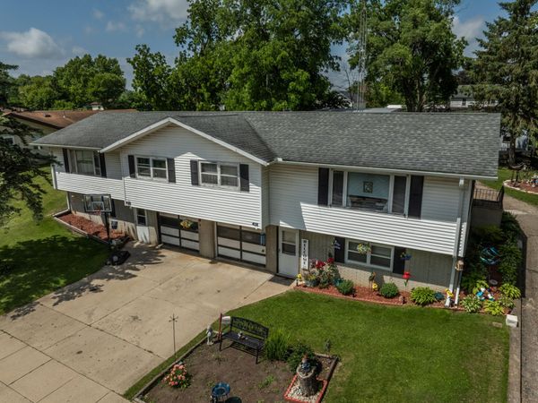 418 Hamilton Pl, Unit 420, Horicon, WI 53032