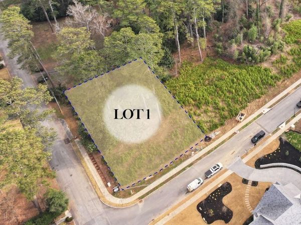462 Emily Reed Lane , Atlanta, GA 30342