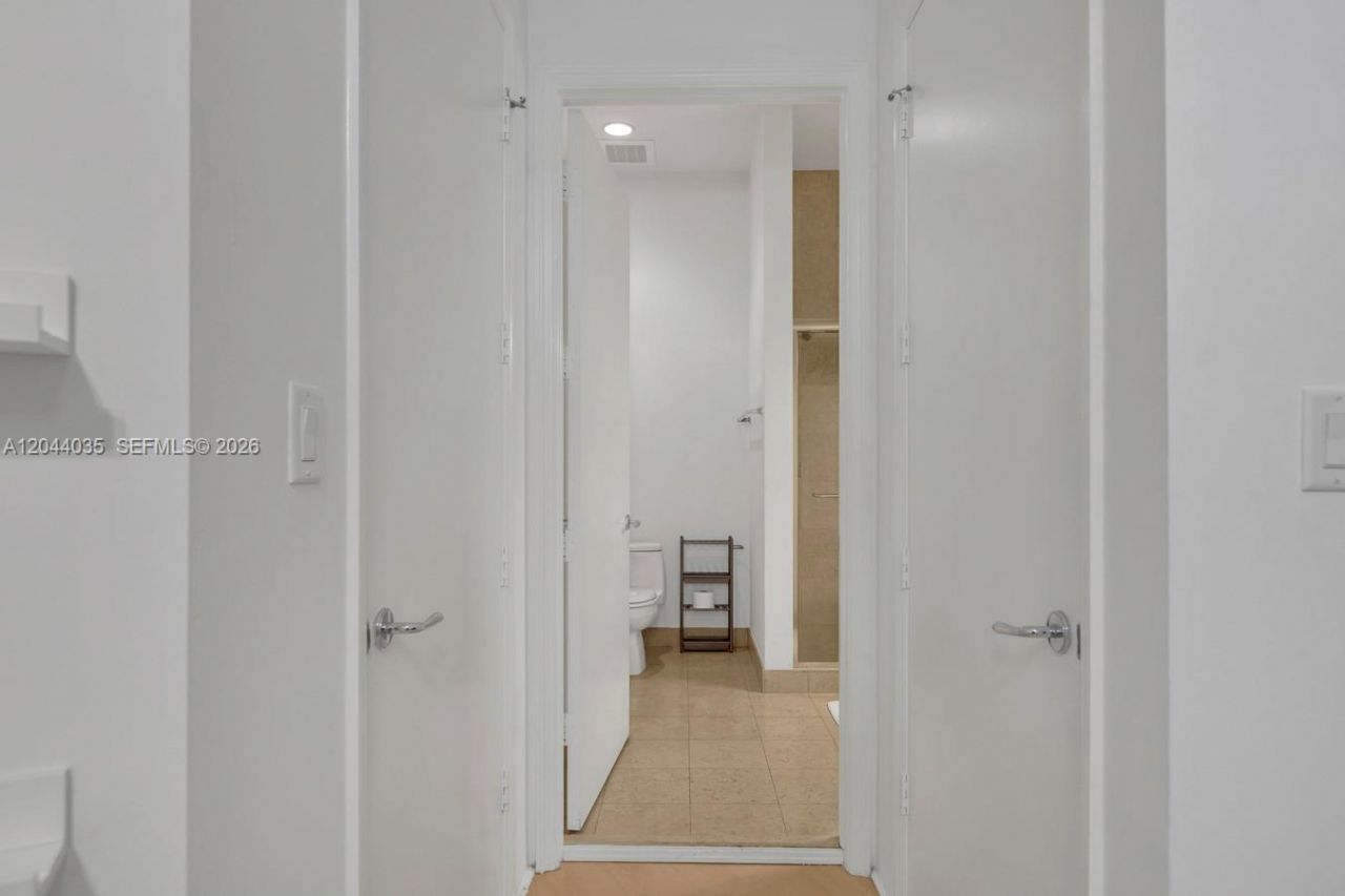 20000 E Country Club Dr, Unit 108, Aventura, FL 33180 Photo