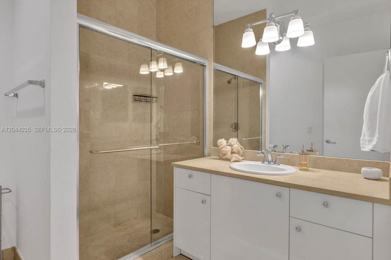 20000 E Country Club Dr, Unit 108, Aventura, FL 33180 Photo