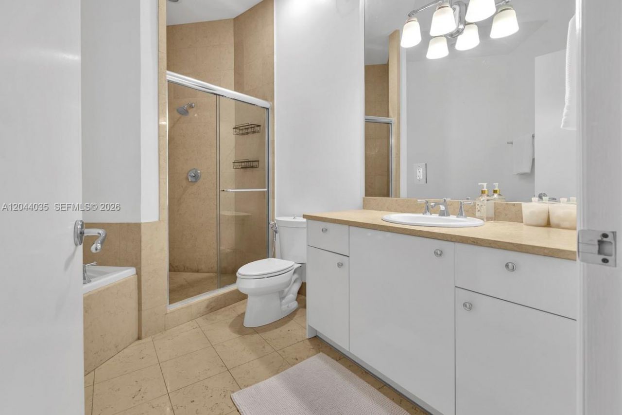 20000 E Country Club Dr, Unit 108, Aventura, FL 33180 Photo