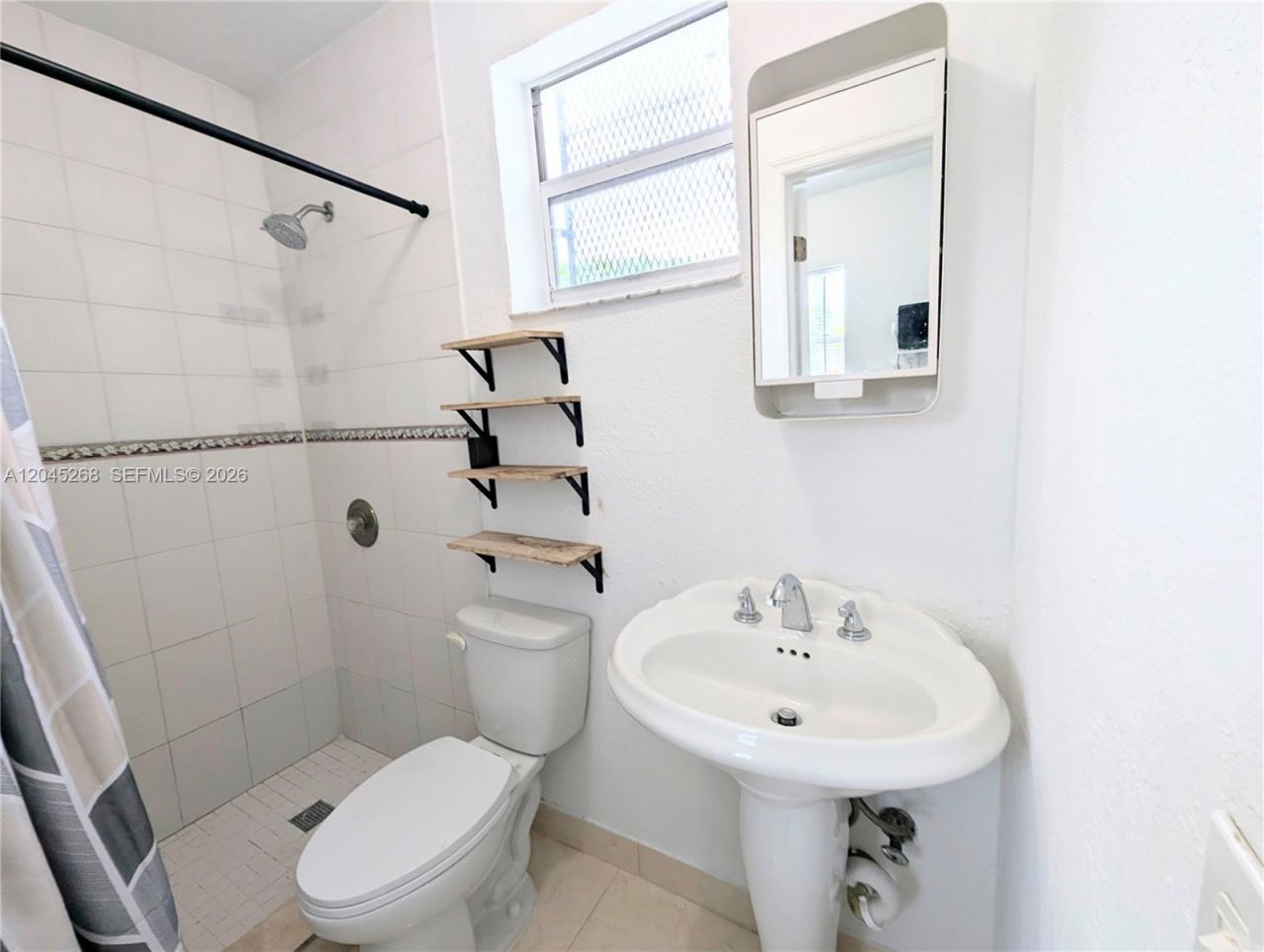 351 E 5th St, Unit Rear, Hialeah, FL 33010 Photo