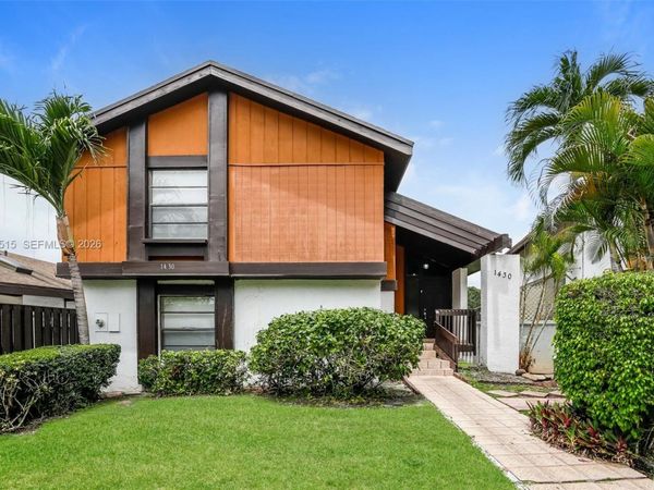 1430 W Sandpiper Cir , Pembroke Pines, FL 33026