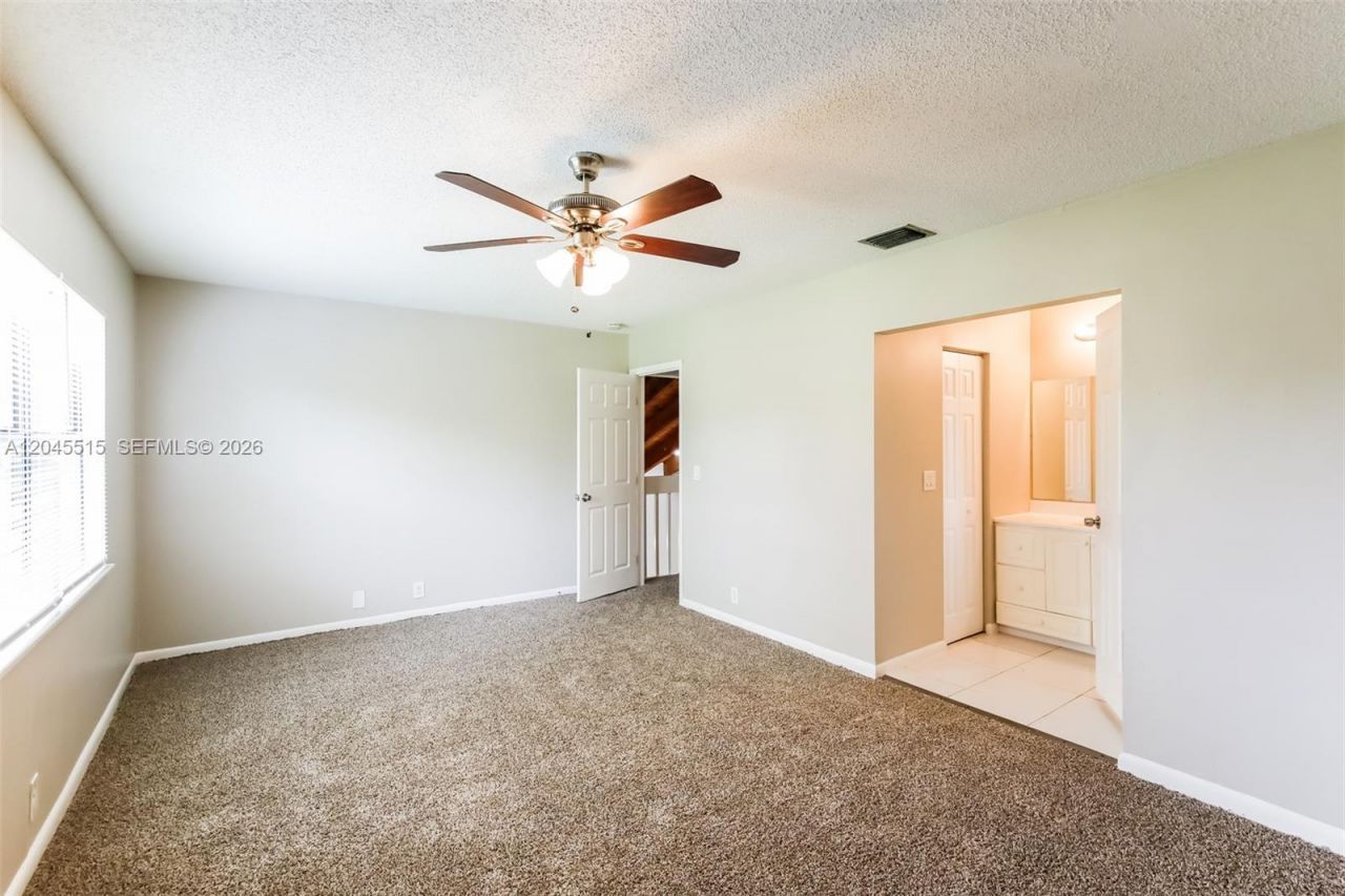 1430 W Sandpiper Cir, Pembroke Pines, FL 33026 Photo