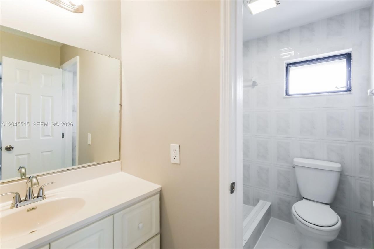 1430 W Sandpiper Cir, Pembroke Pines, FL 33026 Photo
