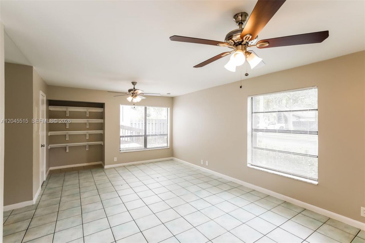 1430 W Sandpiper Cir, Pembroke Pines, FL 33026 Photo
