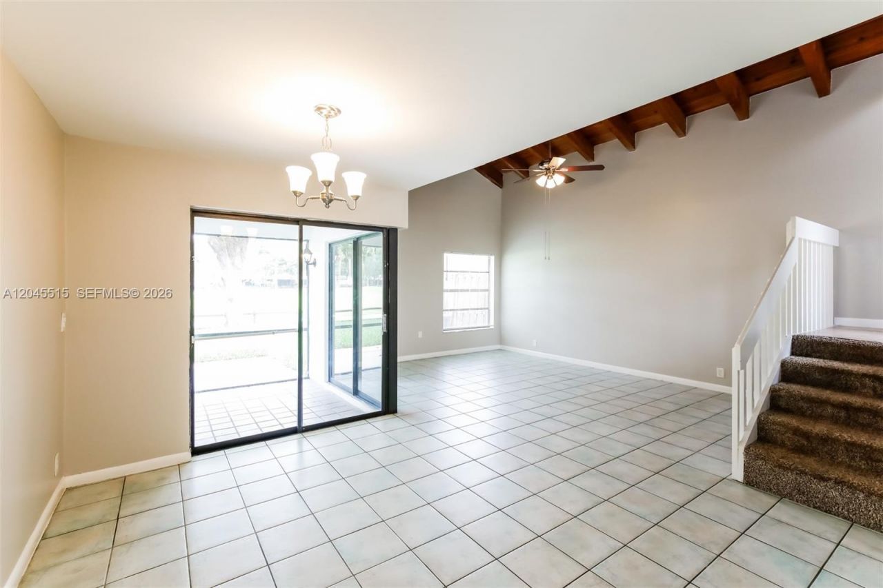 1430 W Sandpiper Cir, Pembroke Pines, FL 33026 Photo