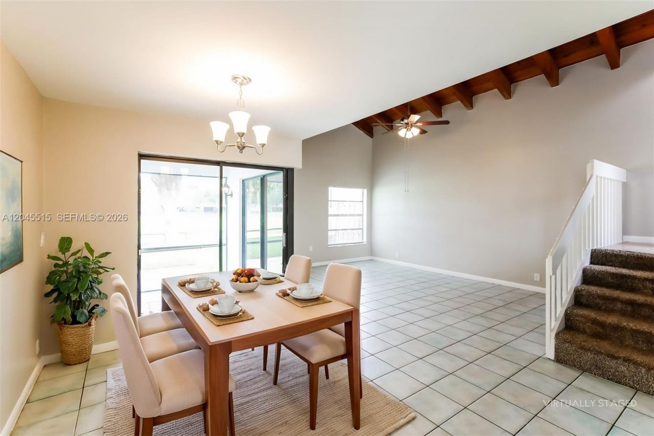 1430 W Sandpiper Cir, Pembroke Pines, FL 33026 Photo