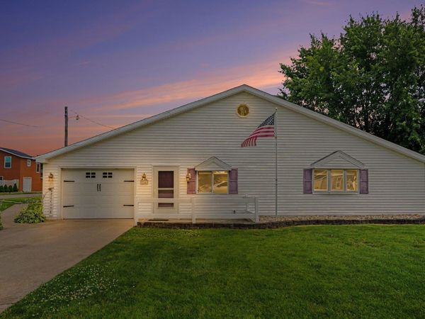 57148 Greenlawn Ave Avenue, Osceola, IN 46561