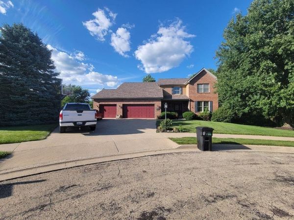 2601 W Windflower Court, Peoria, IL 61615