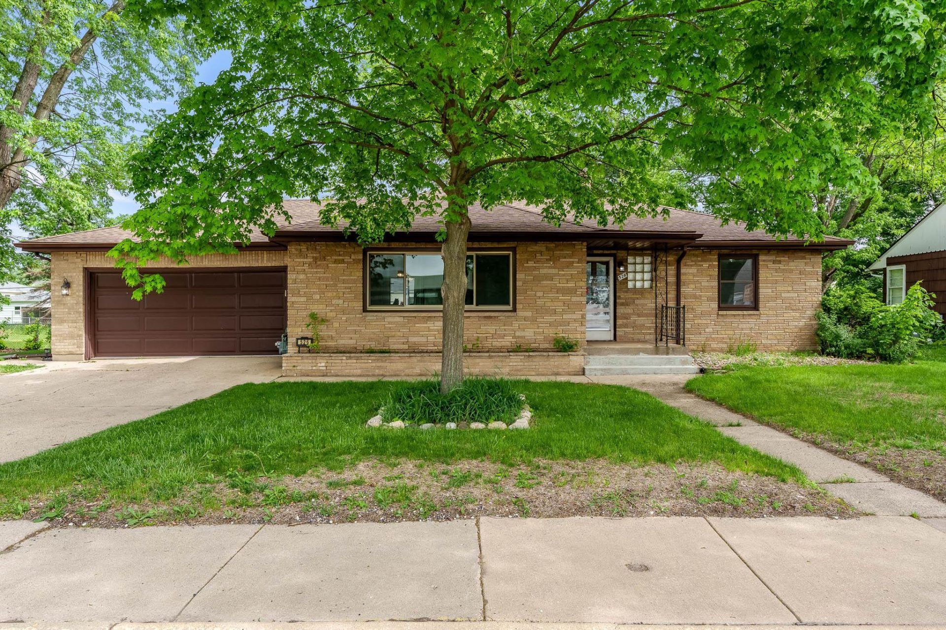 526 E Riverside Boulevard, Loves Park, IL 61111 Main Photo