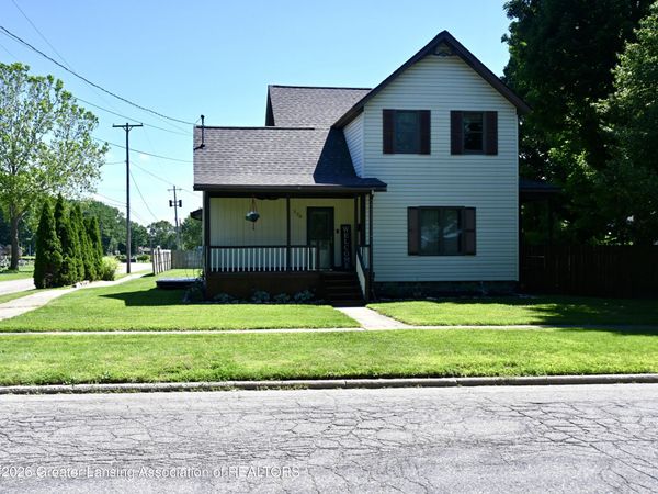 228 Union Street, Grand Ledge, MI 48837