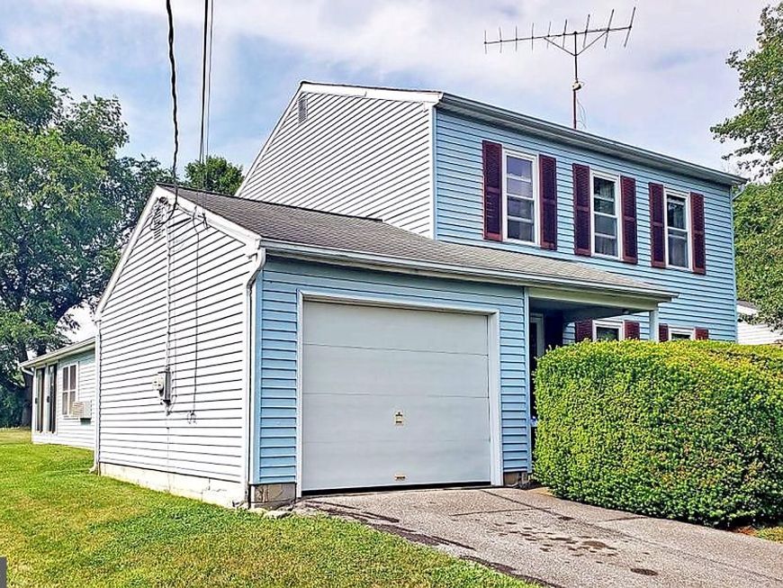 914 W Fairway Drive, Lancaster, PA 17603 Main Photo