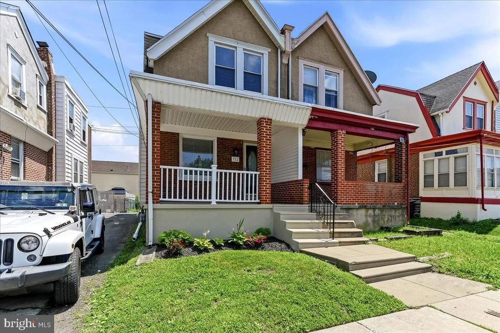 712 PUSEY AVENUE , COLLINGDALE, PA 19023