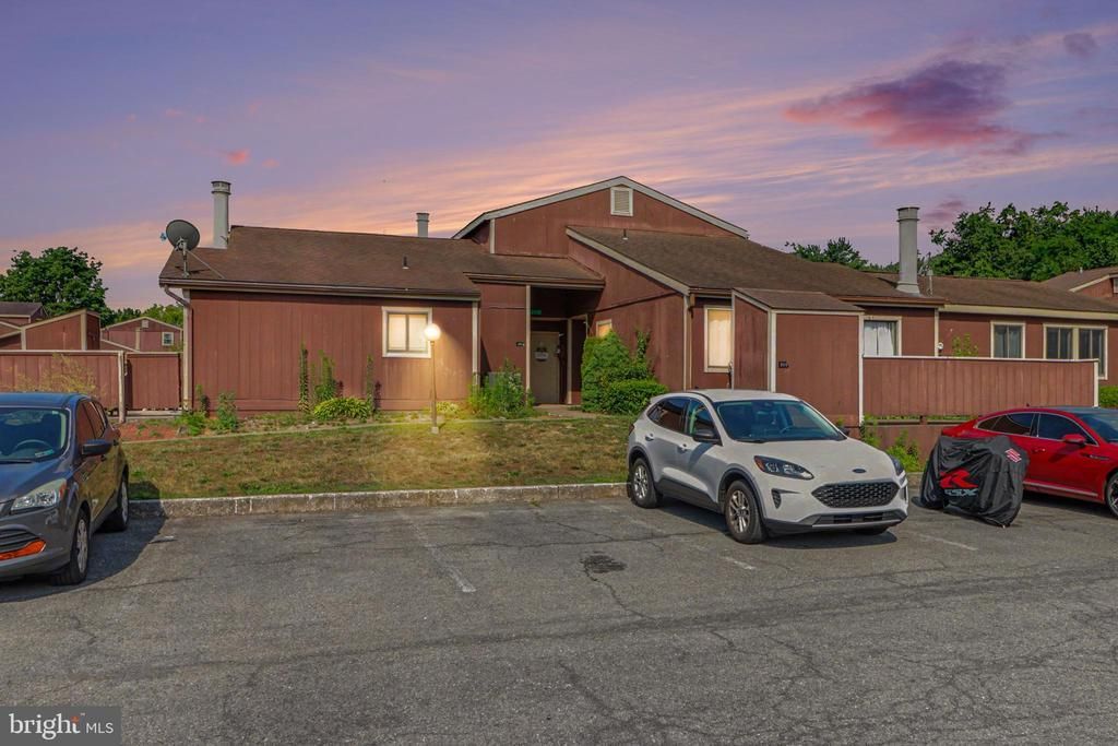 223 LEE COURT , ENOLA, PA 17025