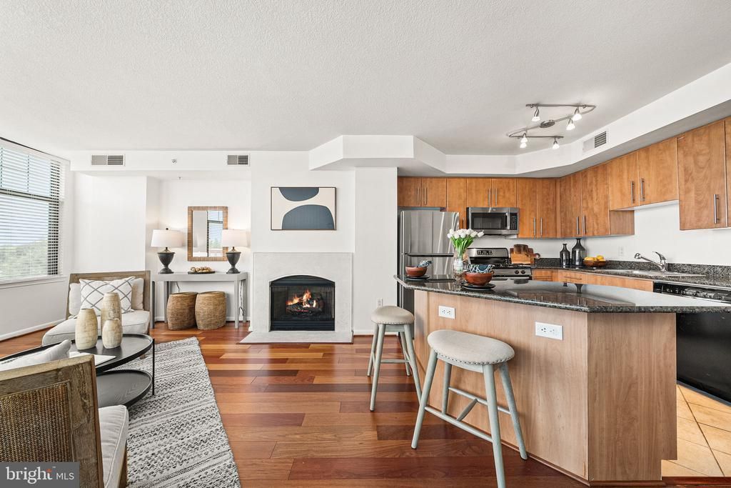 1021 N Garfield Street, Unit 637, Arlington, VA 22201 Main Photo