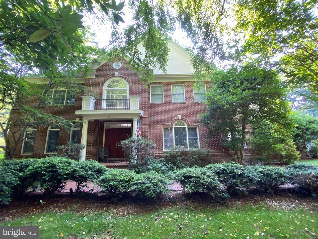 851 Forestville Meadows Drive, Great Falls, VA 22066 Main Photo