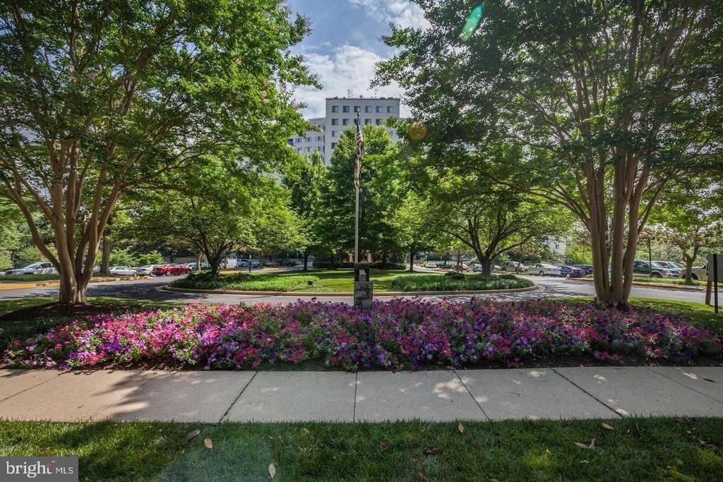 10201 GROSVENOR PLACE , ROCKVILLE, MD 20852
