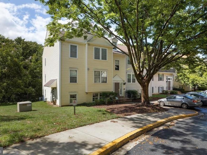 1 Pickering Court , Unit 1-102, Germantown, MD 20874 Main Photo