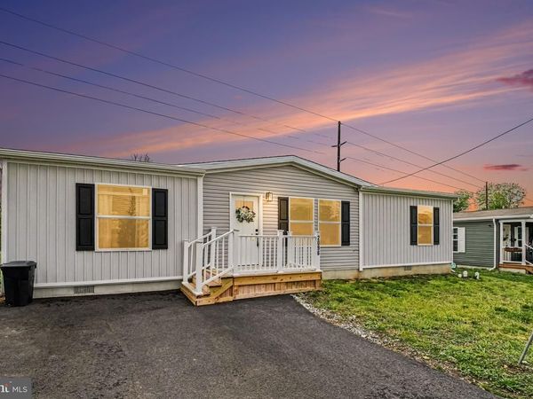2096 SCULL STREET, LEBANON, PA 17046