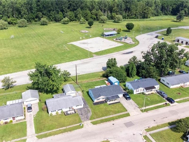 803 Weinland Drive, Park Layne, OH 45344 Photo 4