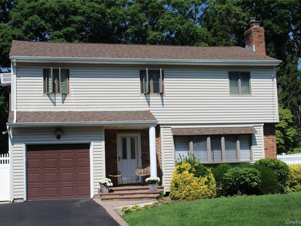 15 Hanley Avenue , Melville, NY 11747