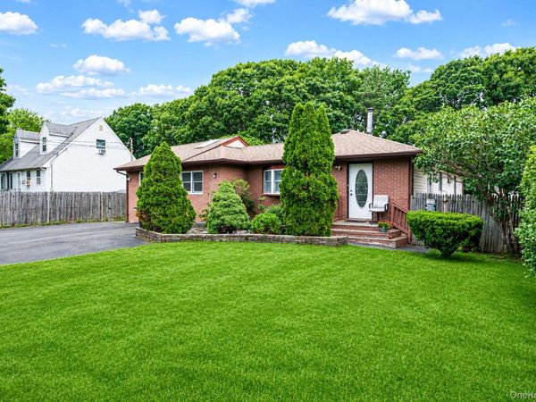 119 Chanel Drive E, Shirley, NY 11967