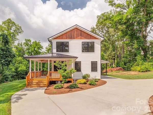 18 Wildwood Park Drive, Weaverville, NC 28787