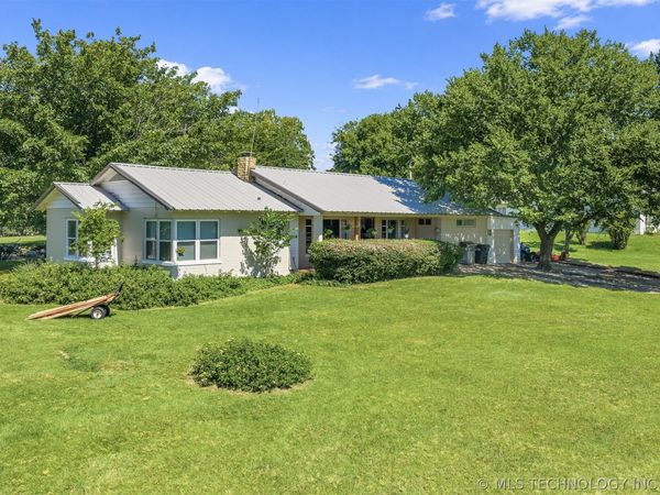 712 E 8th , Sulphur, OK 73086