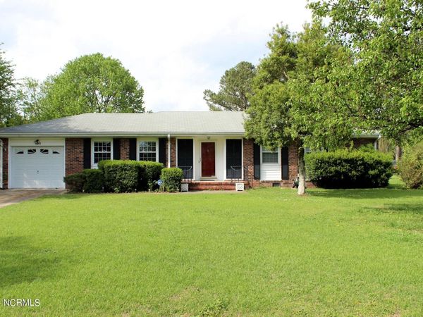 100 Allen Place , Jacksonville, NC 28546