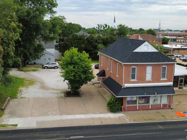 1224 BROADWAY Street, Quincy, IL 62301