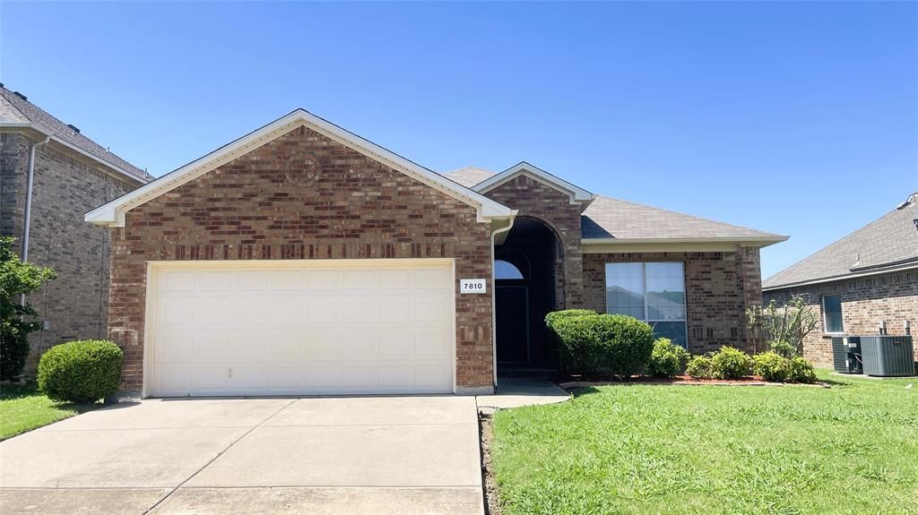 7810 Corona Court, Arlington, TX 76002 Main Photo