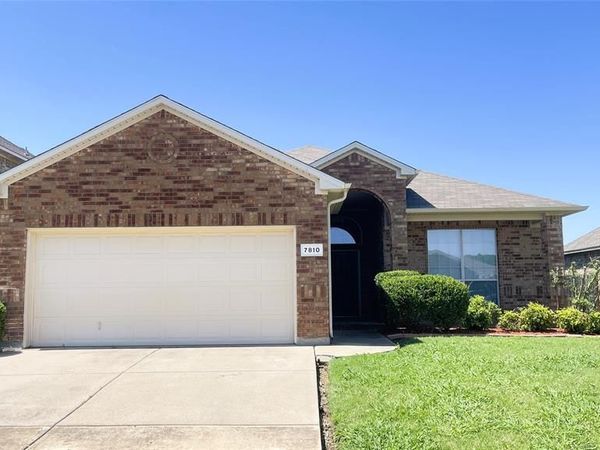 7810 Corona Court, Arlington, TX 76002