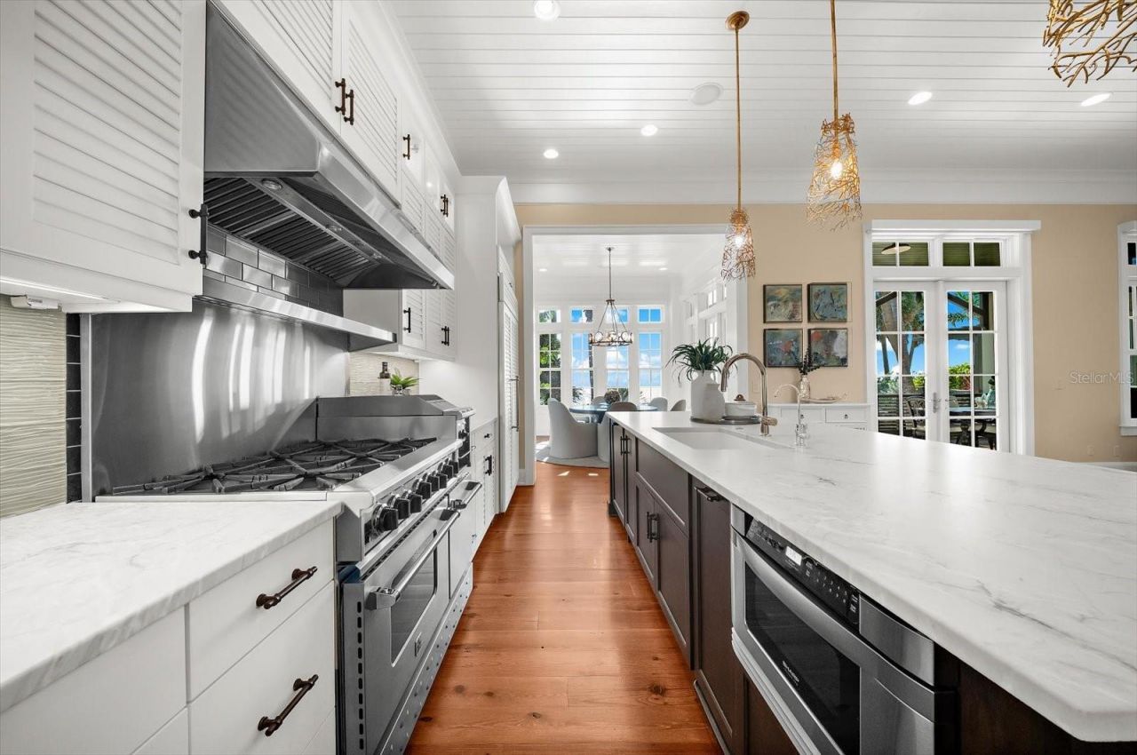 500 Gulf Boulevard, Belleair Shores, FL 33786 Photo