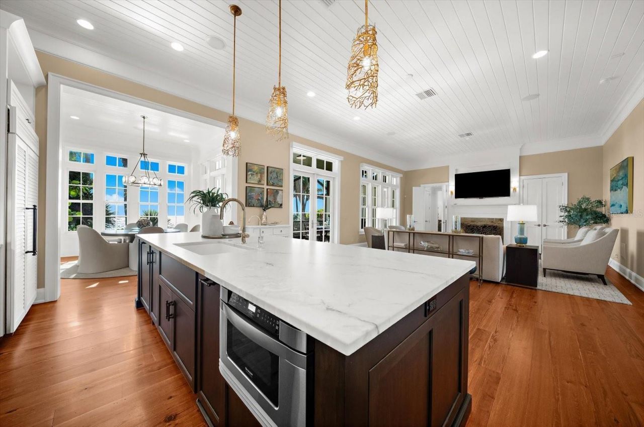 500 Gulf Boulevard, Belleair Shores, FL 33786 Photo