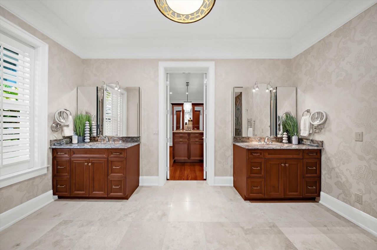 500 Gulf Boulevard, Belleair Shores, FL 33786 Photo