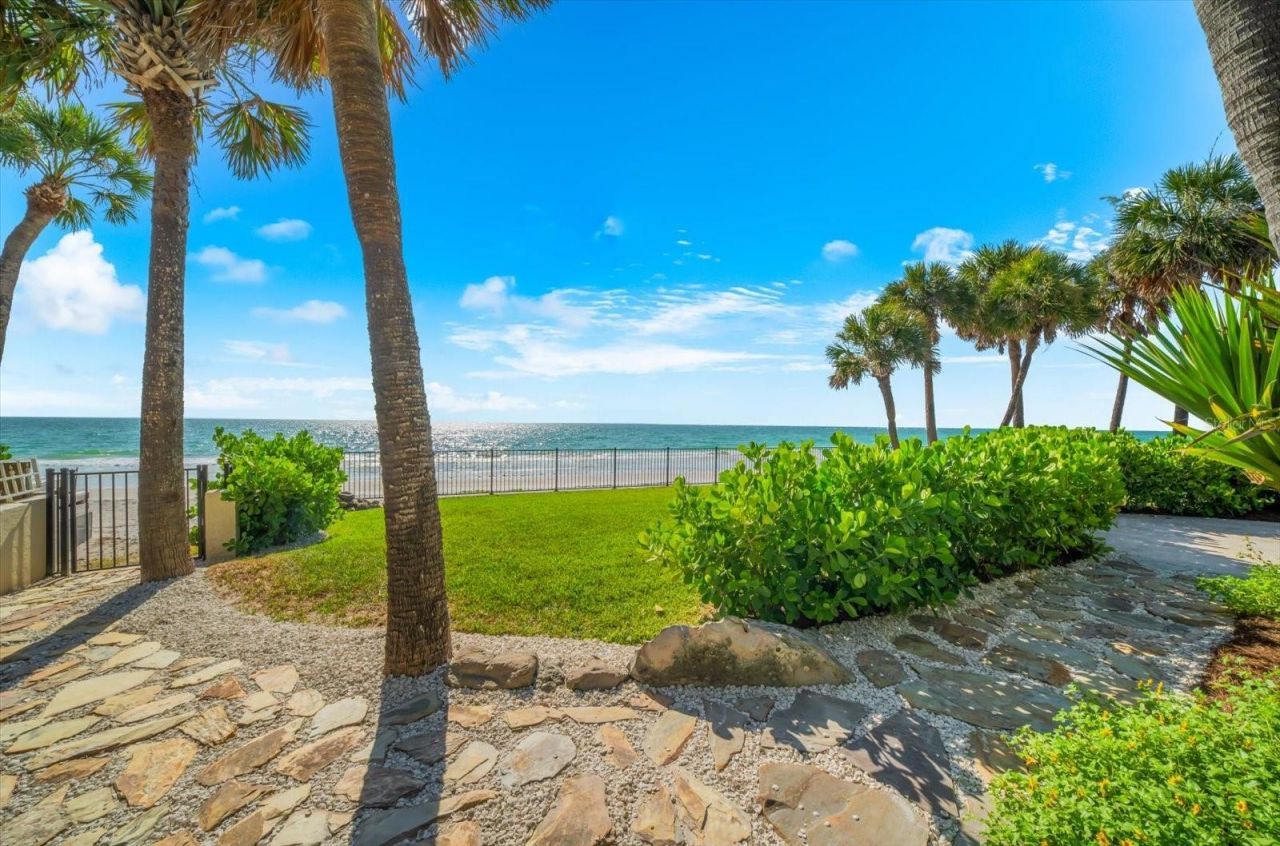 500 Gulf Boulevard, Belleair Shores, FL 33786 Photo