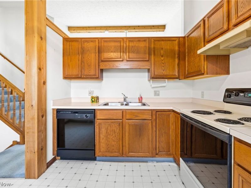 650 Sturbridge Drive, Unit 21, Medina, OH 44256 Photo 8