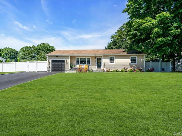 3 Lillian Road , Nesconset, NY 11767