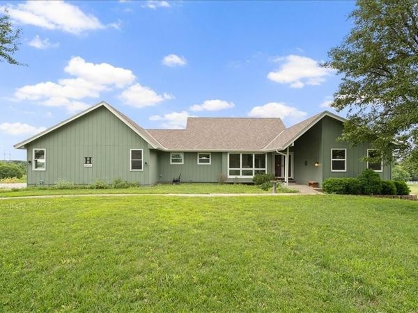 28035 W 89th Street, De Soto, KS 66018
