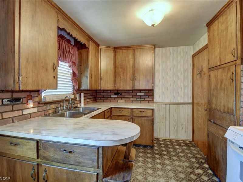 2933 Coventry Boulevard NE, Canton, OH 44705 Photo 11