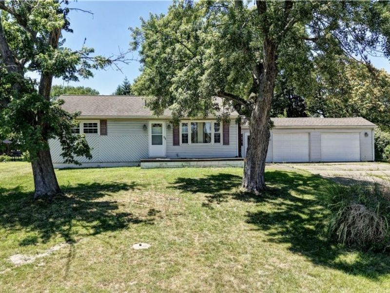 2933 Coventry Boulevard NE, Canton, OH 44705 Photo 2