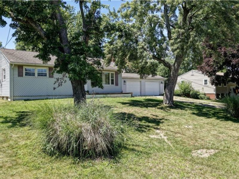 2933 Coventry Boulevard NE, Canton, OH 44705 Photo 3