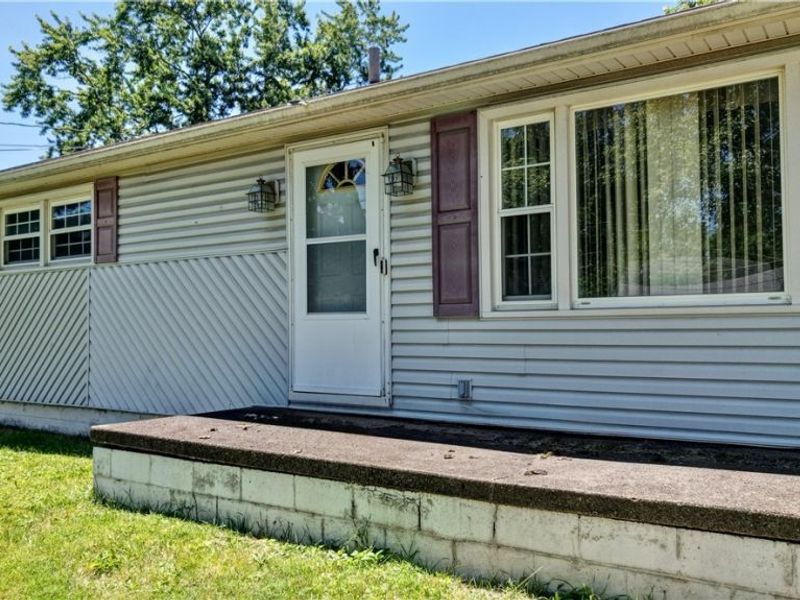 2933 Coventry Boulevard NE, Canton, OH 44705 Photo 6