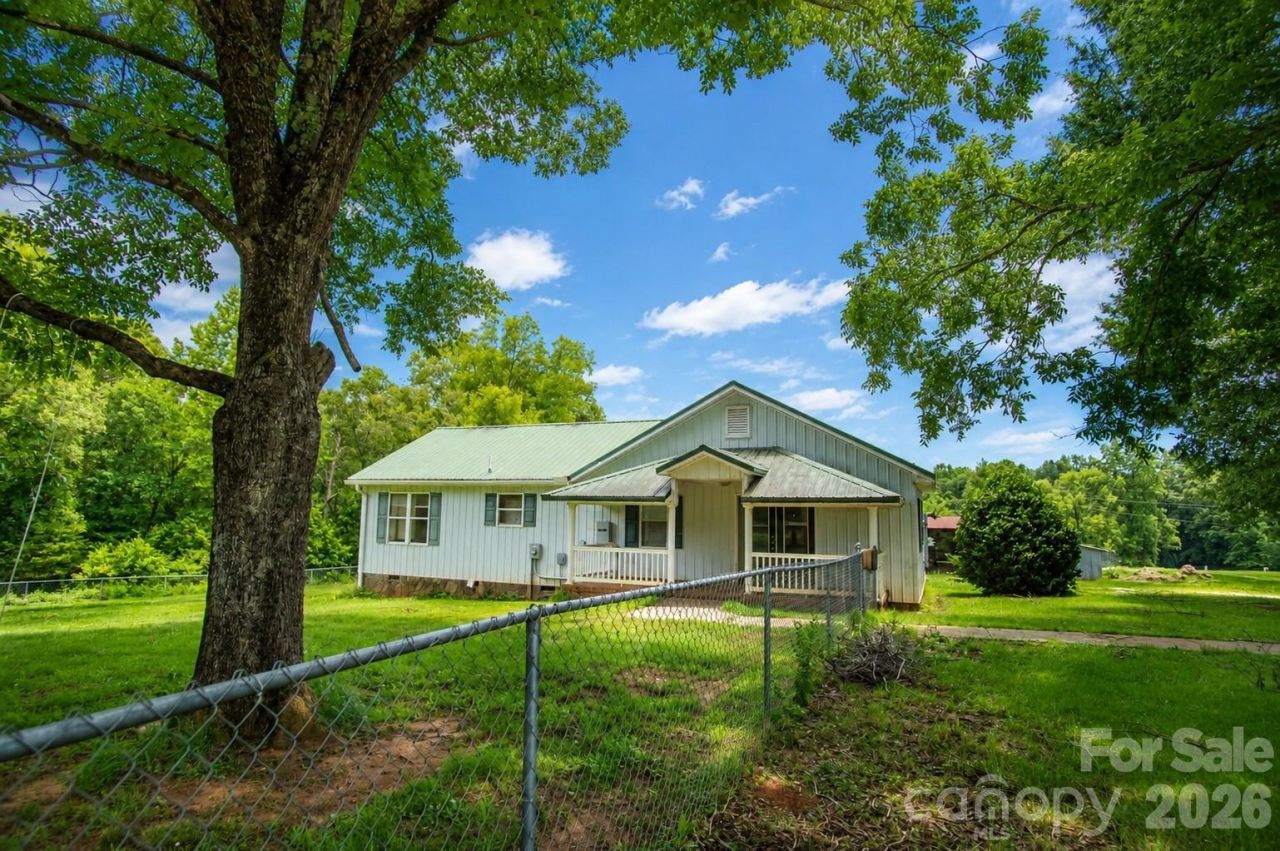 275 Noel Road, Harmony, NC 28634 Main Photo