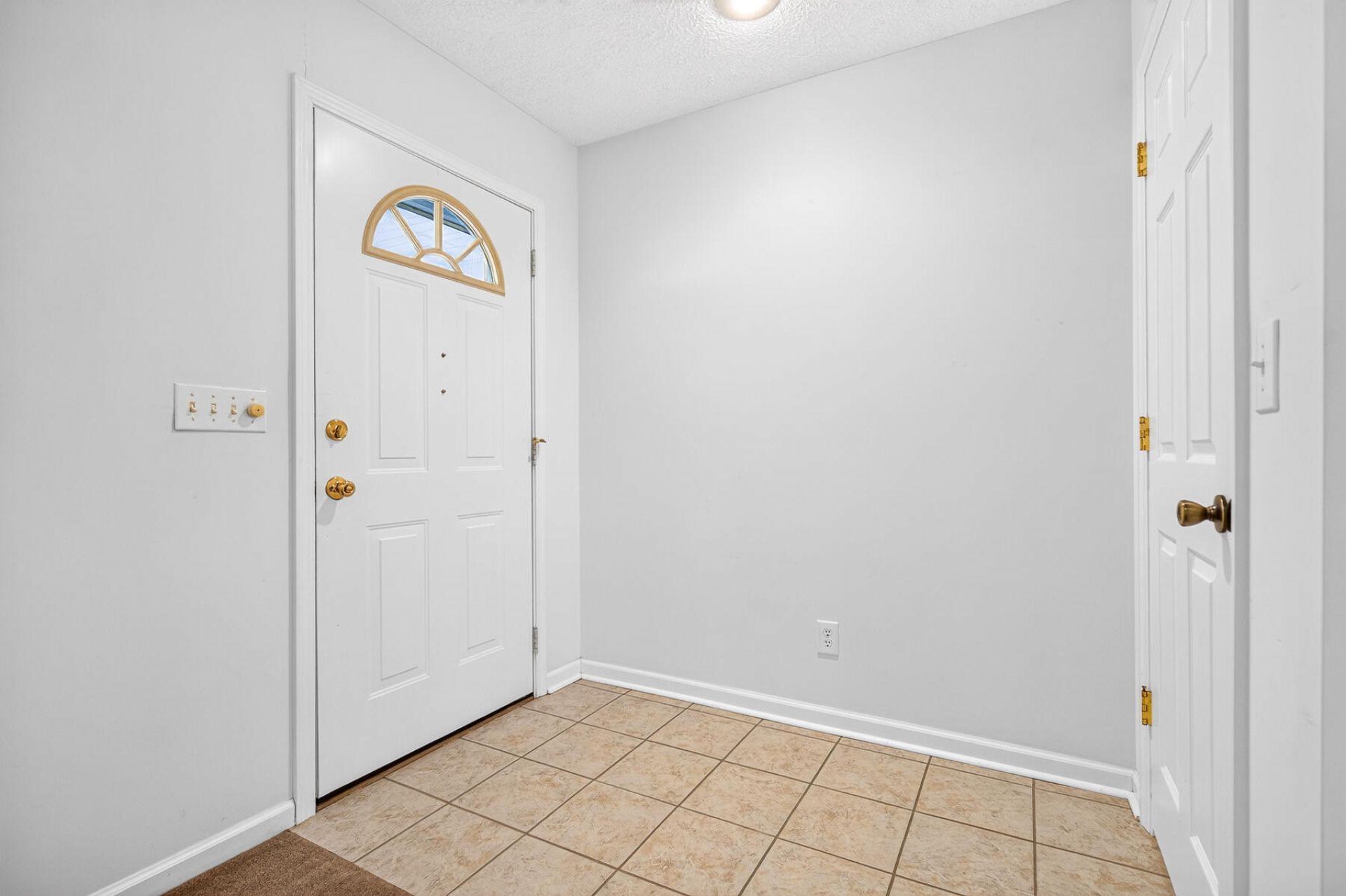 1104 Longpoint Road Photo 13