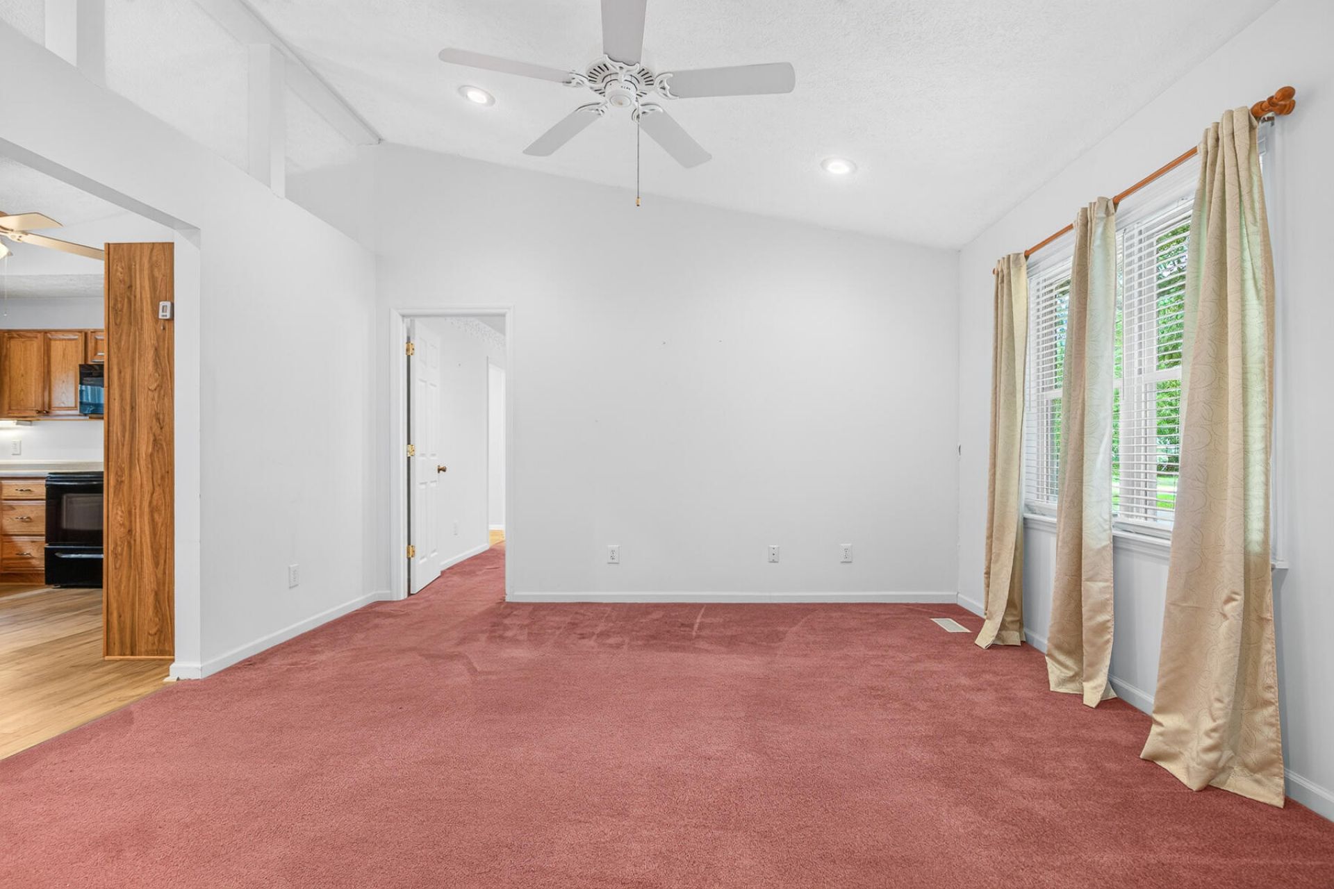 1104 Longpoint Road Photo 15
