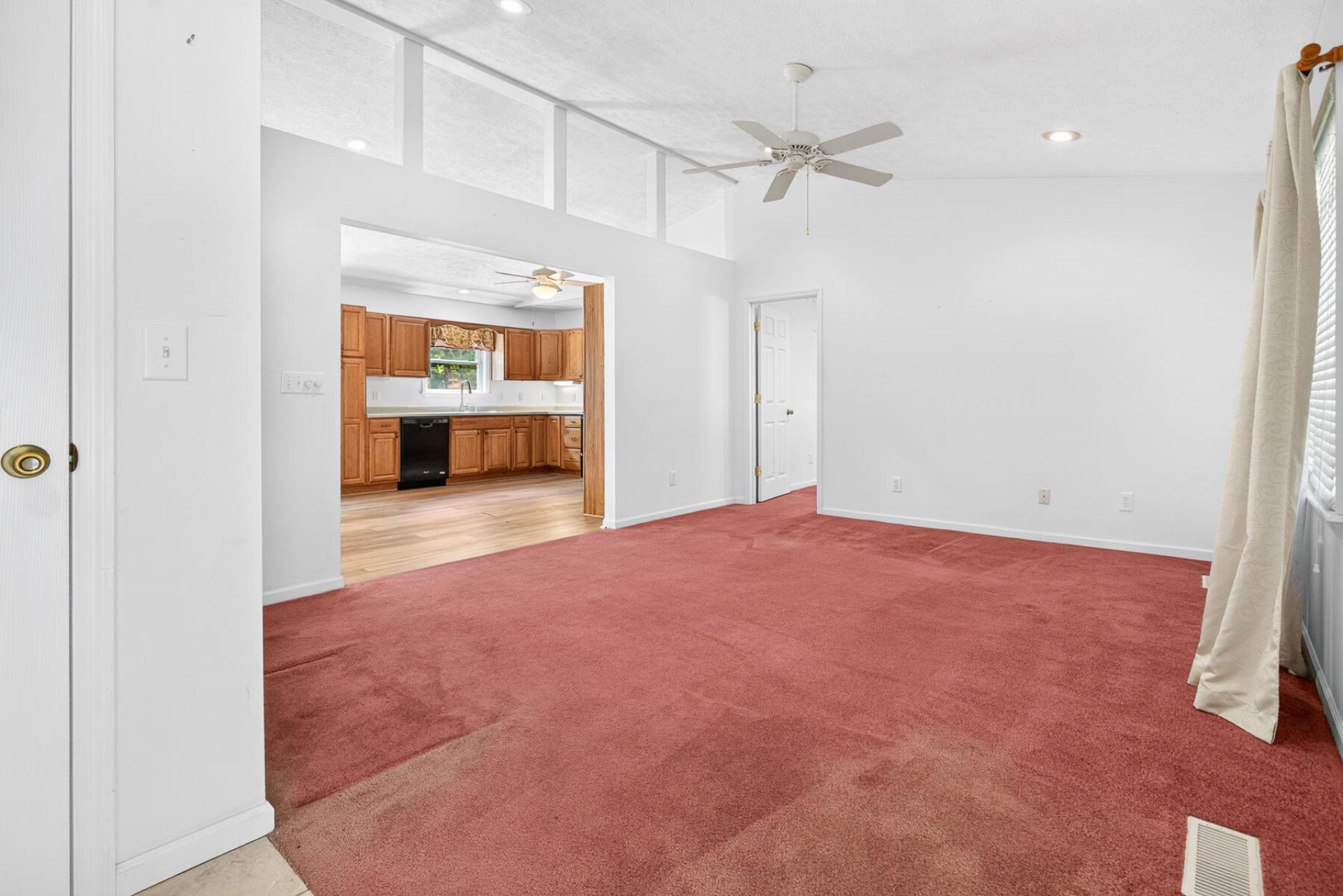 1104 Longpoint Road Photo 16