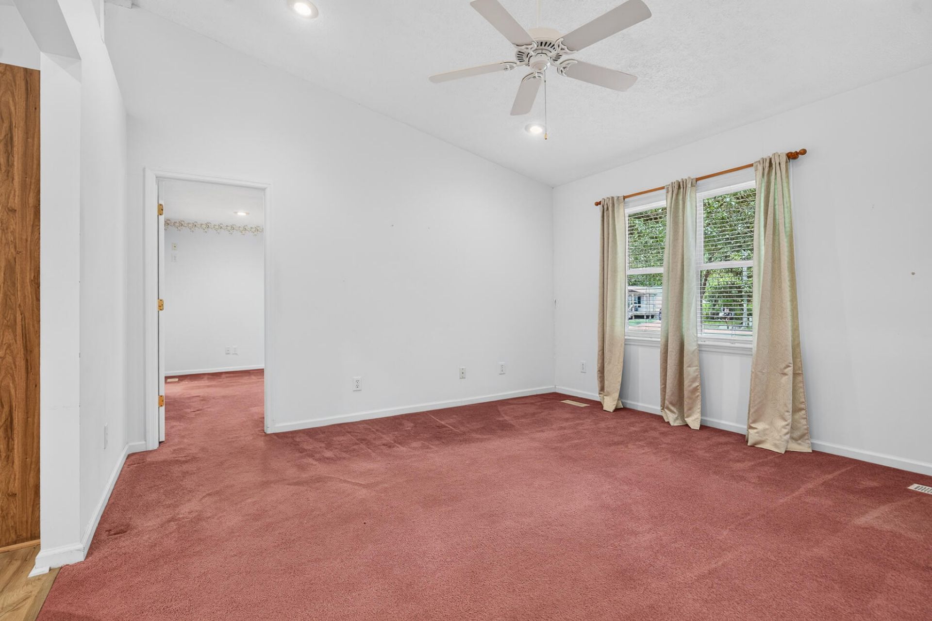 1104 Longpoint Road Photo 18