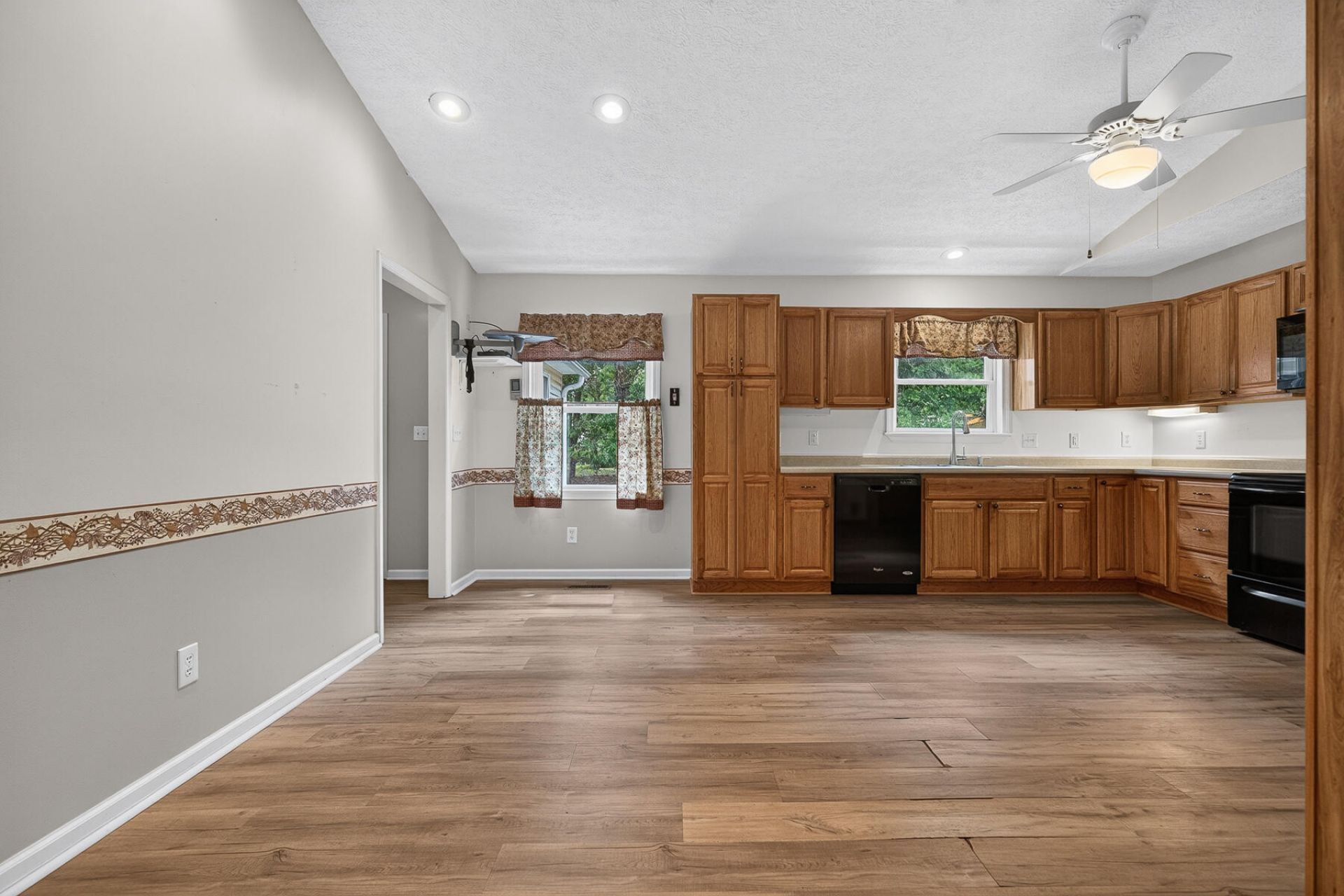 1104 Longpoint Road Photo 22